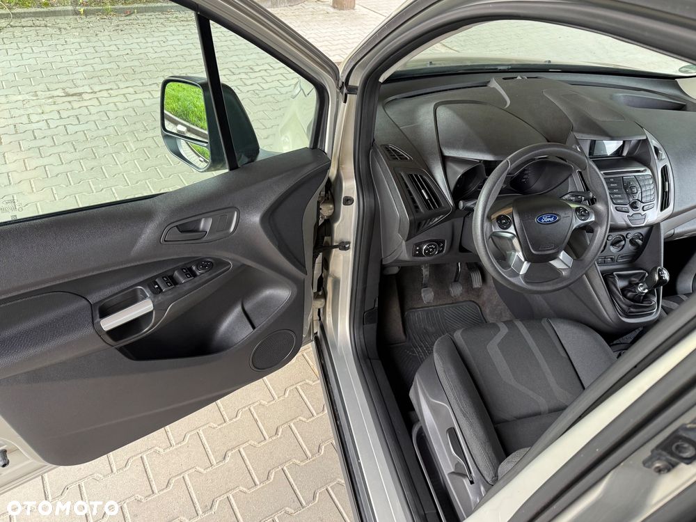 Ford Tourneo Connect Grand - 32