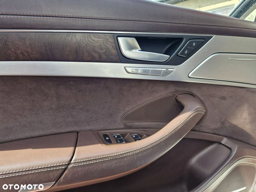 Audi A8 4.2 TDI DPF (clean diesel) quattro tiptronic Lang - 38