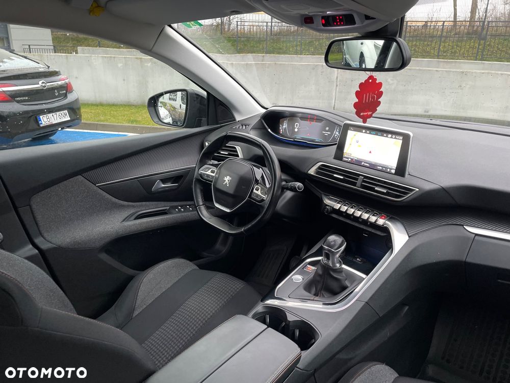 Peugeot 5008 2.0 BlueHDI Allure S&S - 28