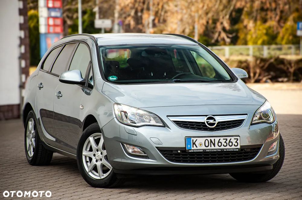 Opel Astra 1.4 Turbo Edition - 1