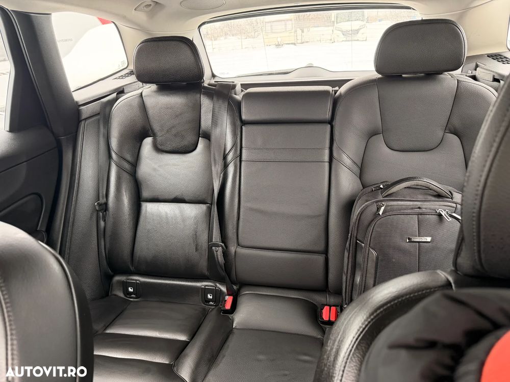 Volvo XC 60 D3 Momentum Pro - 23