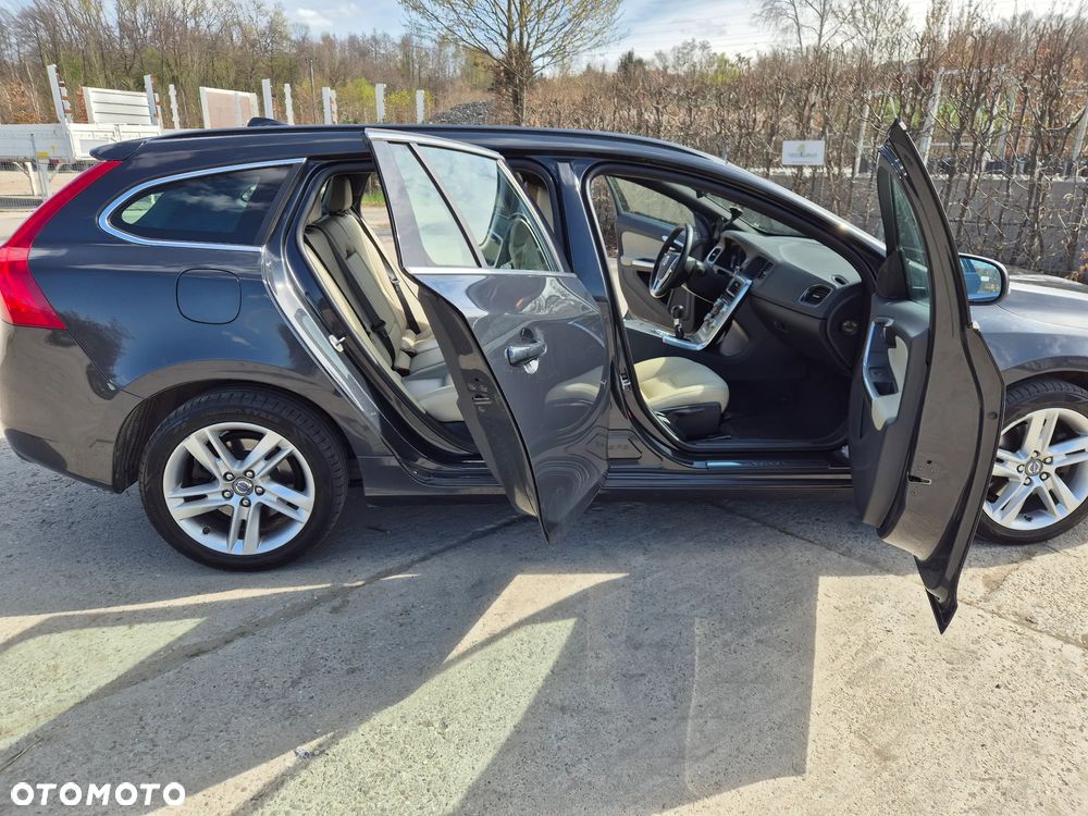 Volvo V60 D4 Edition Pro - 1