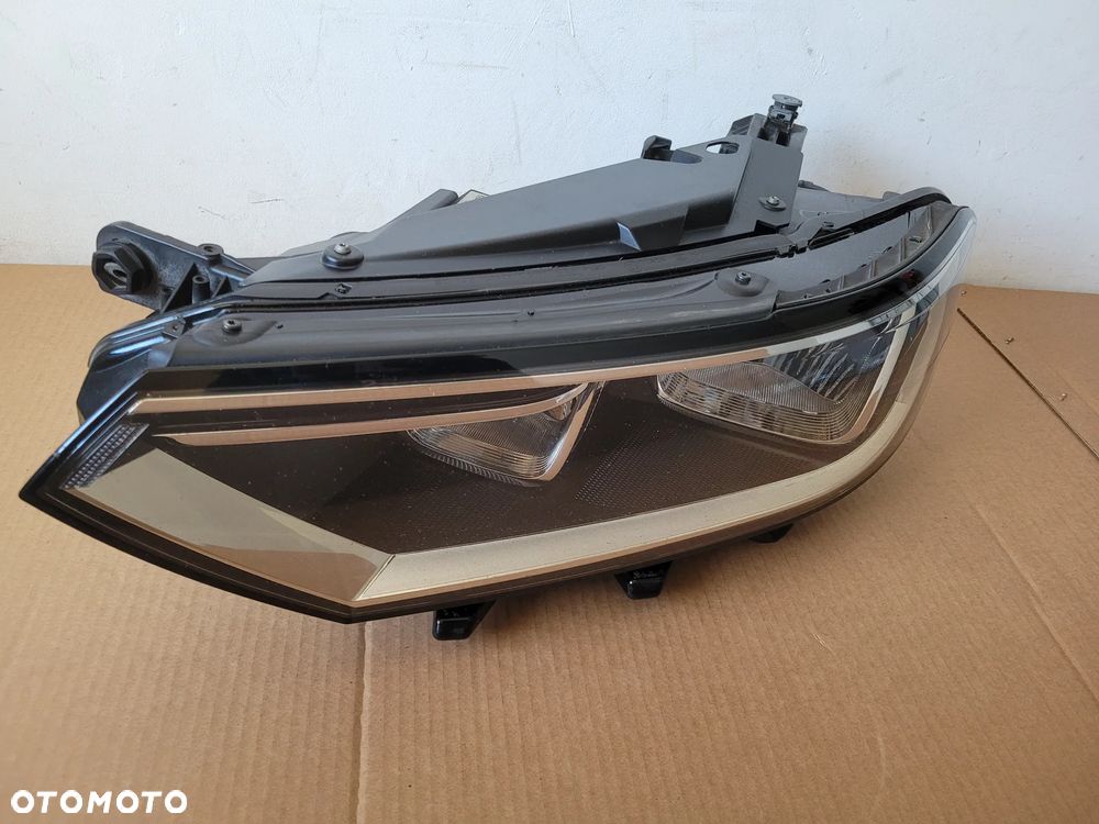 Reflektor lampa przód lewa VW PASSAT B8 3G1941005B