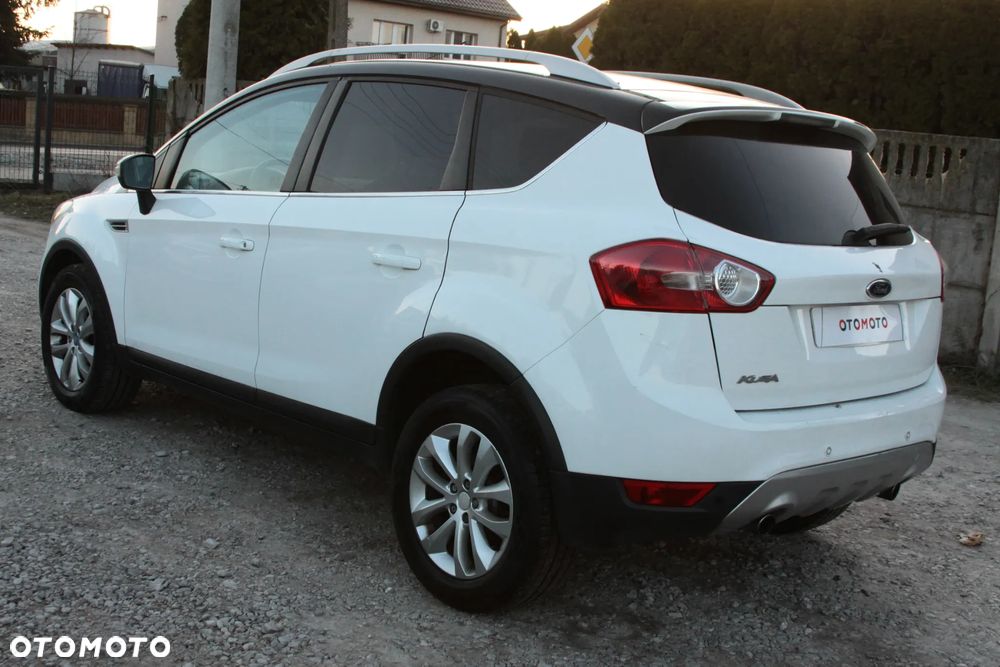 Ford Kuga 2.0 TDCi 2x4 Titanium - 8