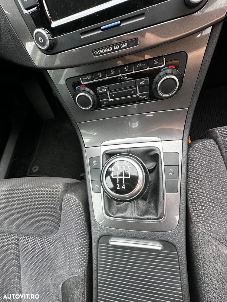 Volkswagen Passat 1.6TDI BlueMotion Tehnology Comfortline - 19