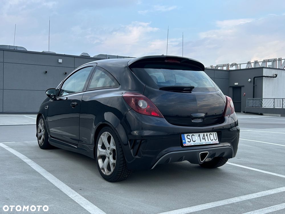 Opel Corsa 1.6 Turbo OPC - 1