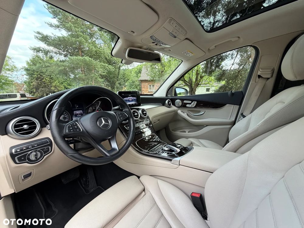 Mercedes-Benz GLC 250 4Matic 9G-TRONIC AMG Line - 18