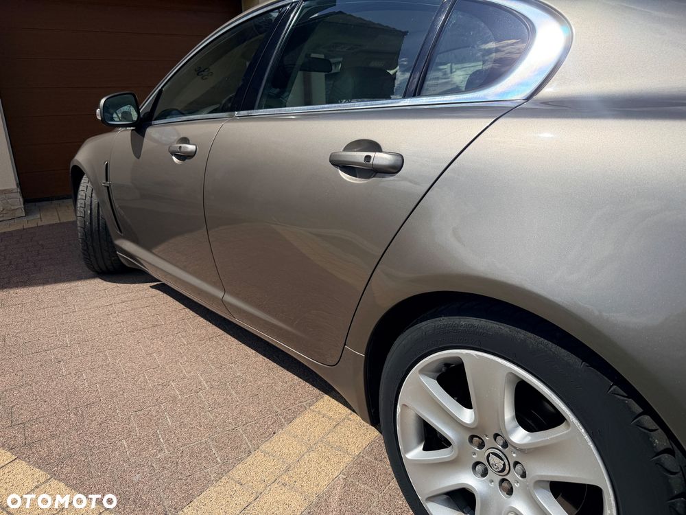 Jaguar XF 2.7 V6 Premium Luxury - 18
