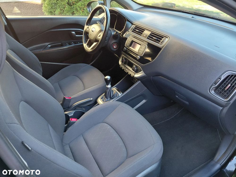 Kia Rio - 15