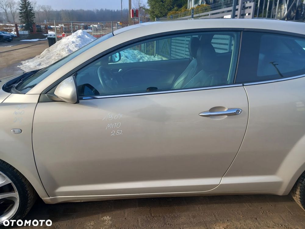 ALFA ROMEO MITO DRZWI LEWE PRZEDNIE LEWY PRZÓD KOLOR: 252 - 1