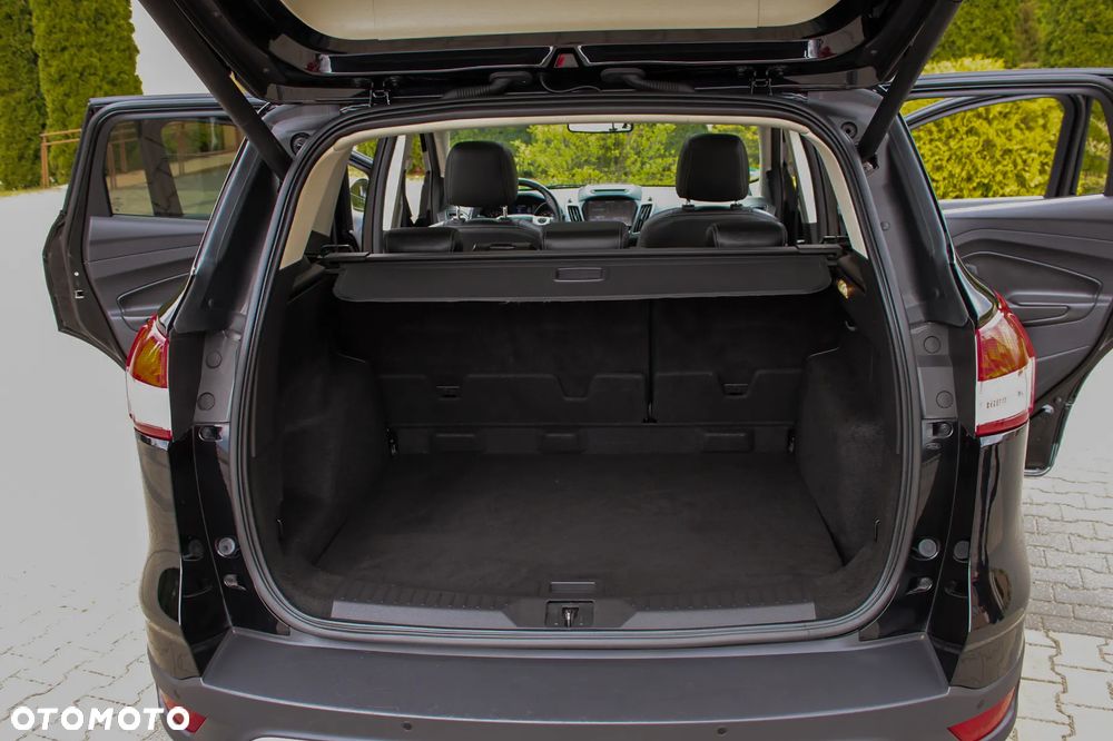 Ford Kuga 1.5 EcoBoost 2x4 Titanium - 38