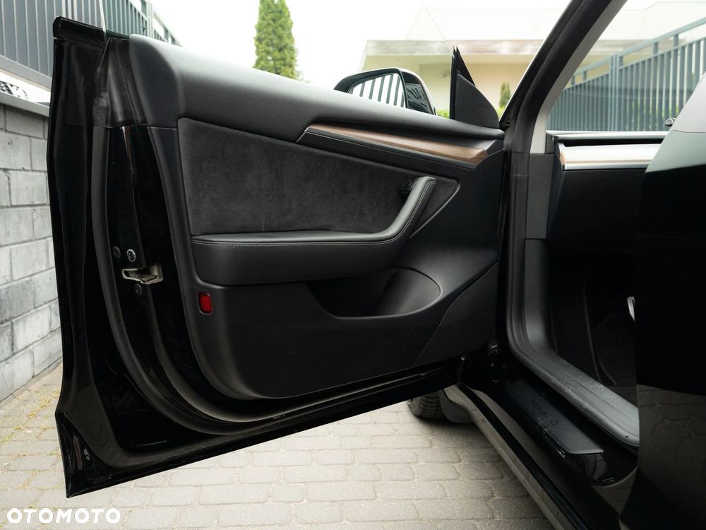 Tesla Model 3 - 9