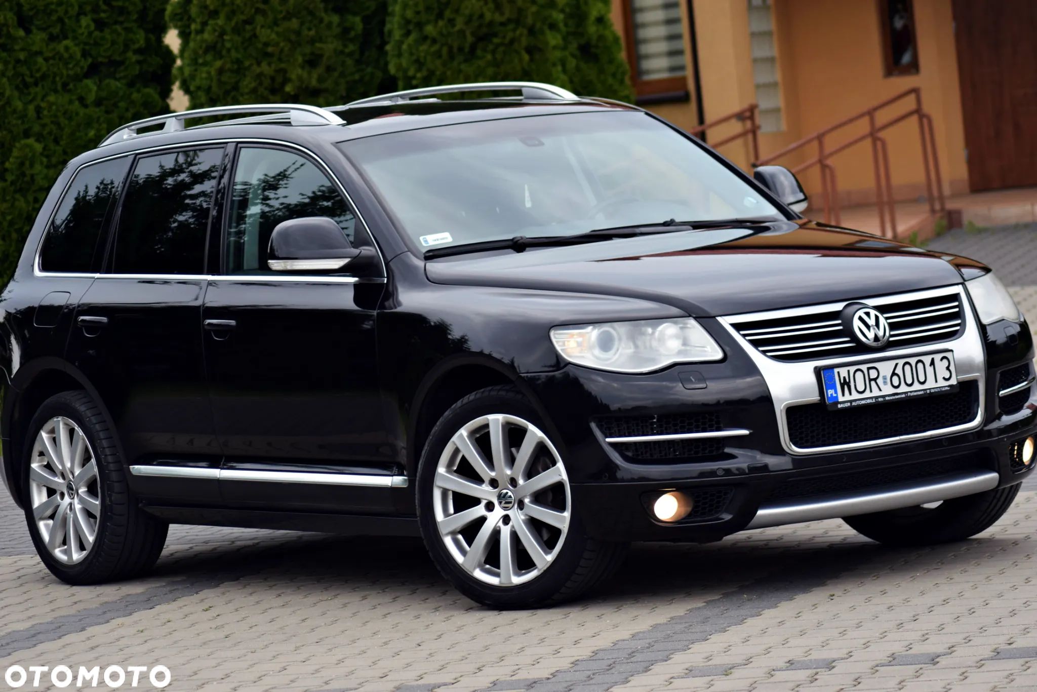 Volkswagen Touareg - 1