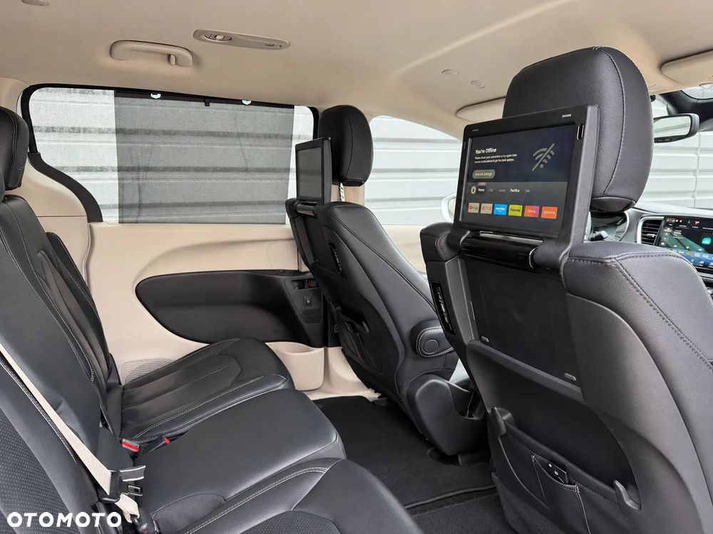 Chrysler Pacifica - 14