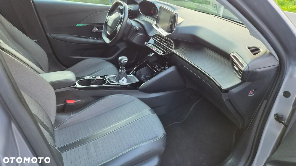 Peugeot 208 PureTech 100 Allure - 12