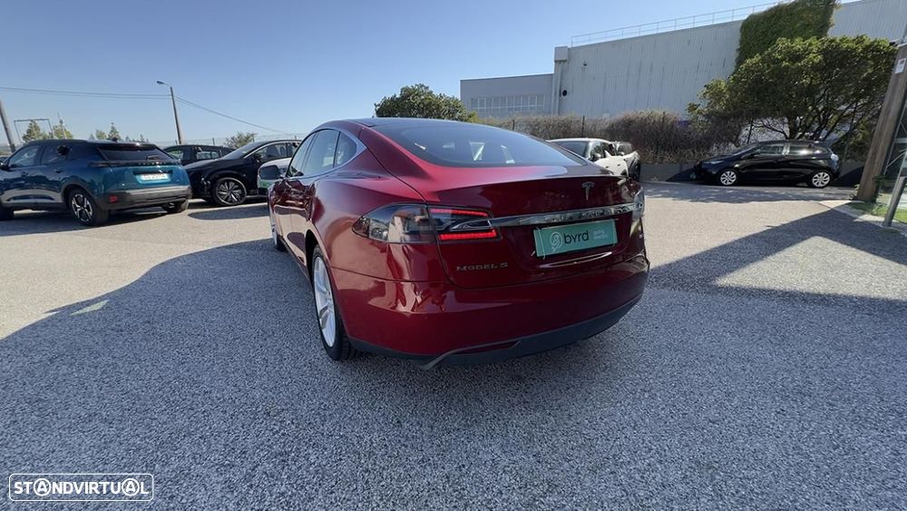 Tesla Model S 85D - 9