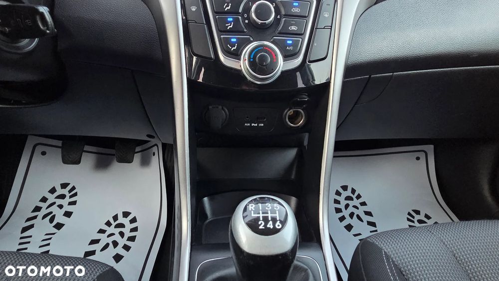 Hyundai i30 i30cw 1.4 Intro Edition - 23