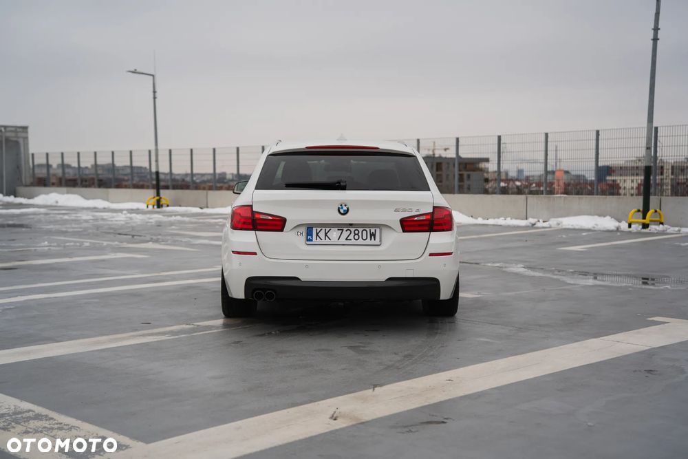 BMW Seria 5 520d xDrive - 4