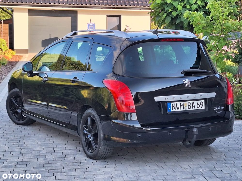 Peugeot 308 120 VTi Family - 11