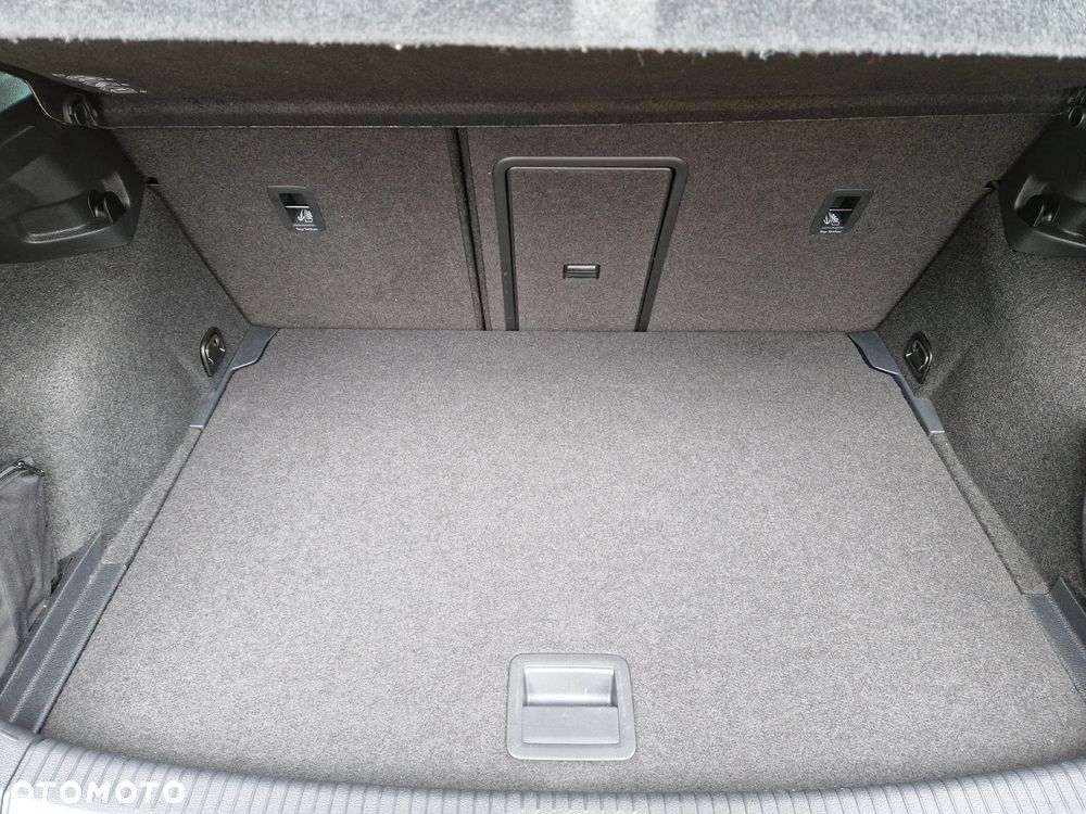 Volkswagen Golf - 11