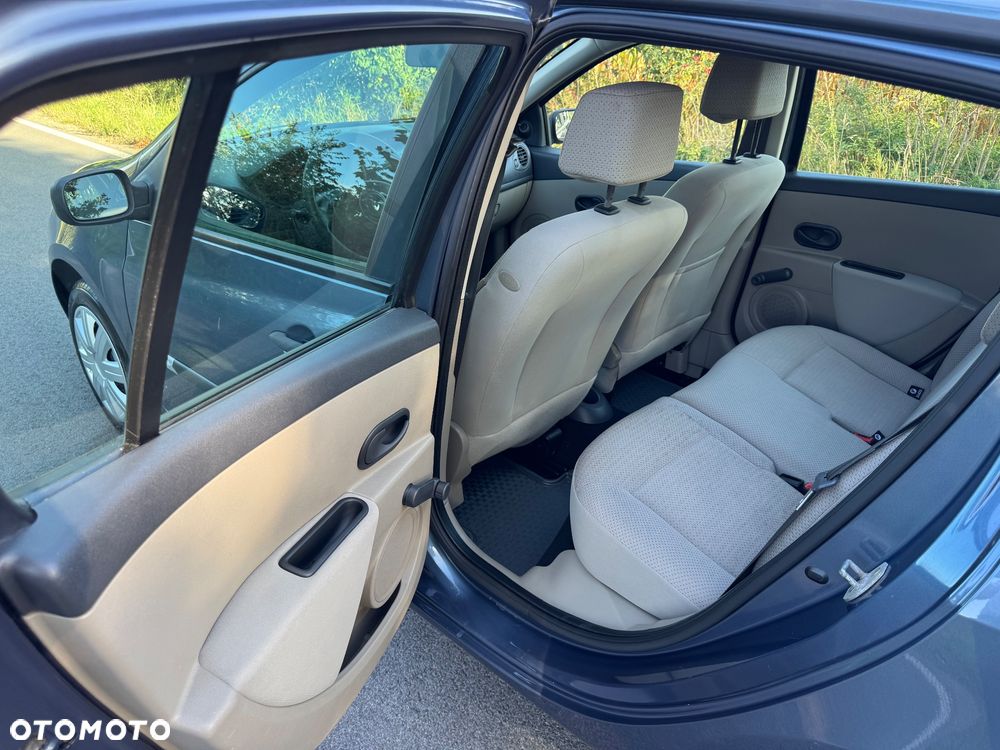 Renault Clio 1.2 16V Alize - 12