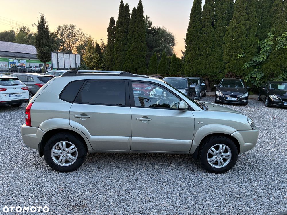 Hyundai Tucson 2.0 2WD GLS Navi - 8