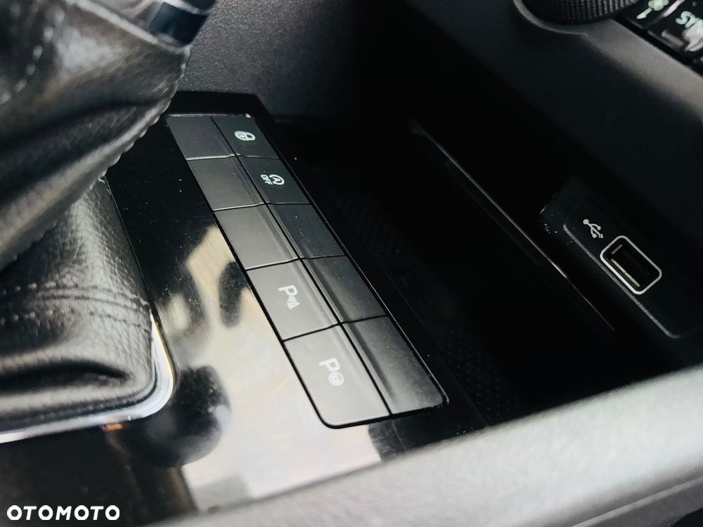 Skoda Octavia 1.6 TDI DSG Premium Edition - 37