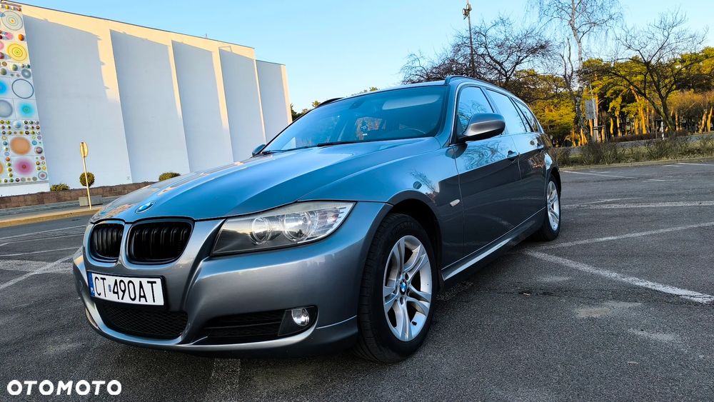BMW Seria 3 318d DPF Edition Exclusive - 1
