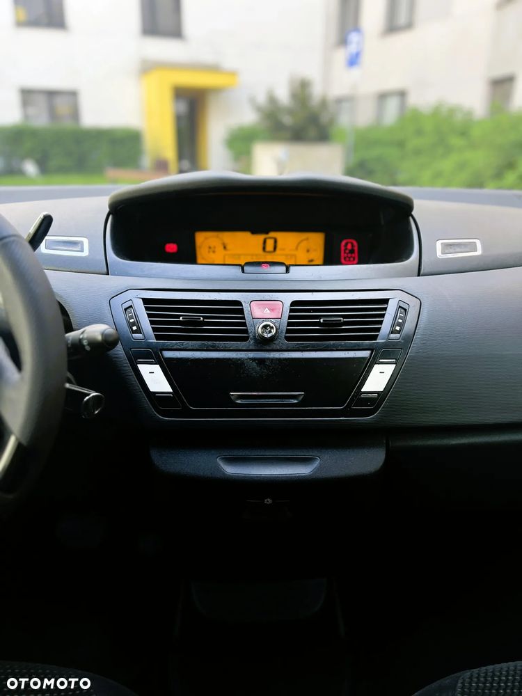 Citroën C4 Picasso - 32
