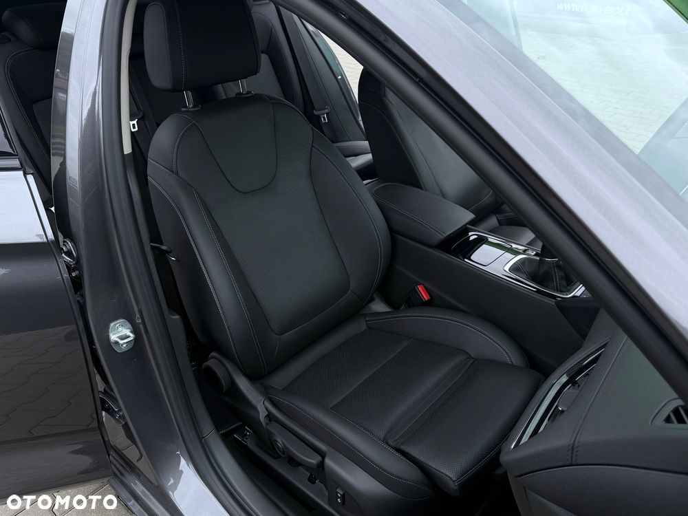 Opel Insignia - 33