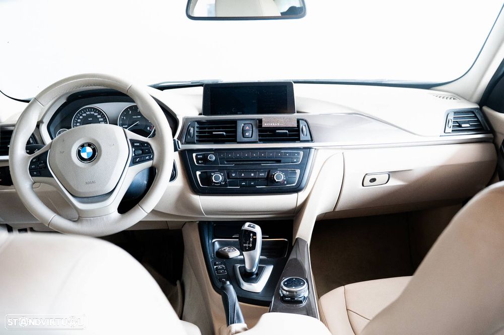 BMW 320 d Auto Line Modern - 14