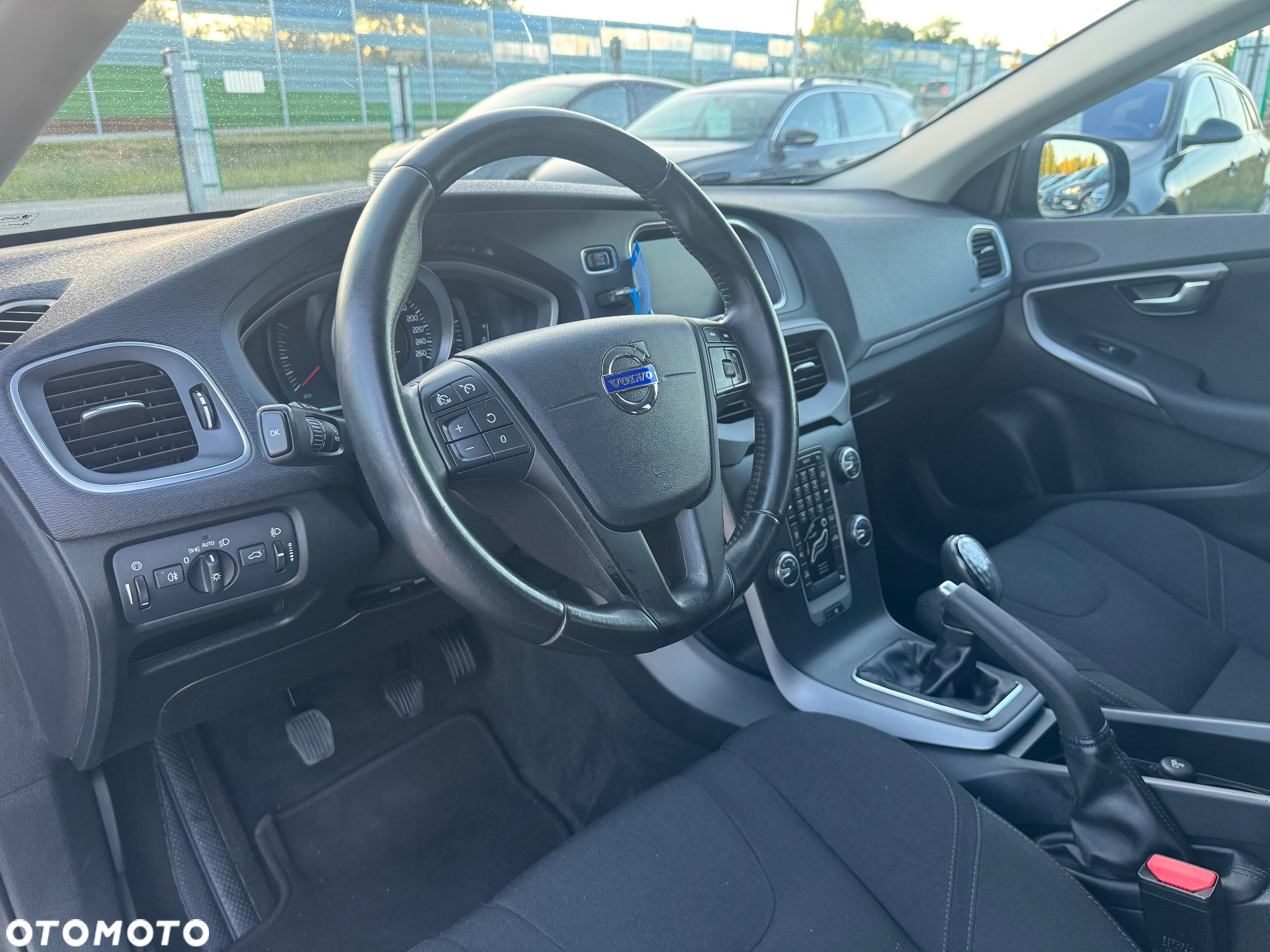 Volvo V40 D2 Kinetic - 17