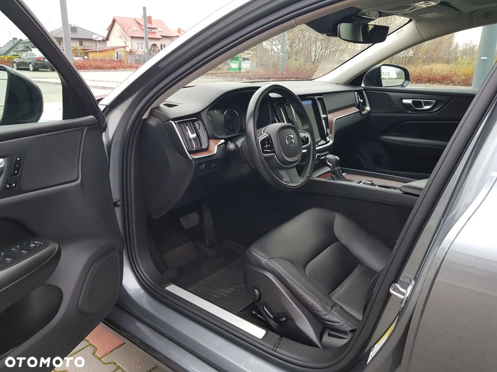 Volvo S60 T5 AWD Momentum Pro - 11