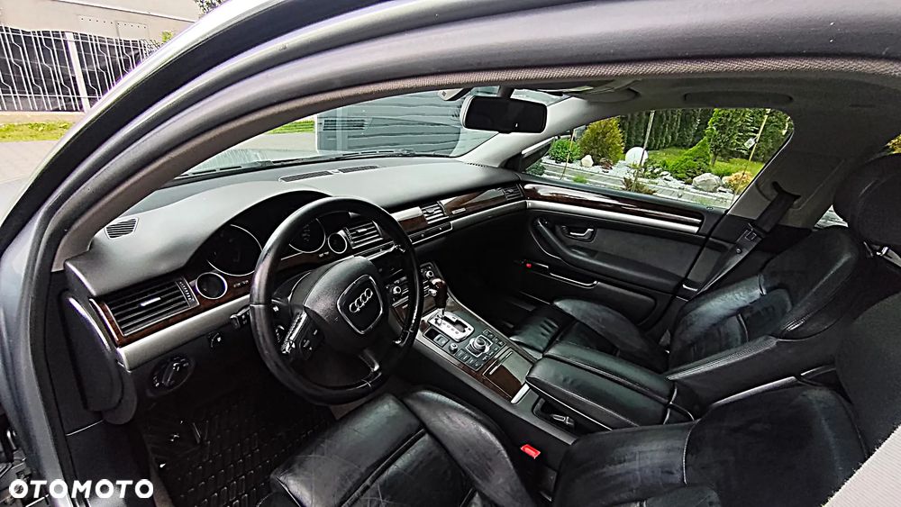 Audi A8 4.2 L Quattro - 18