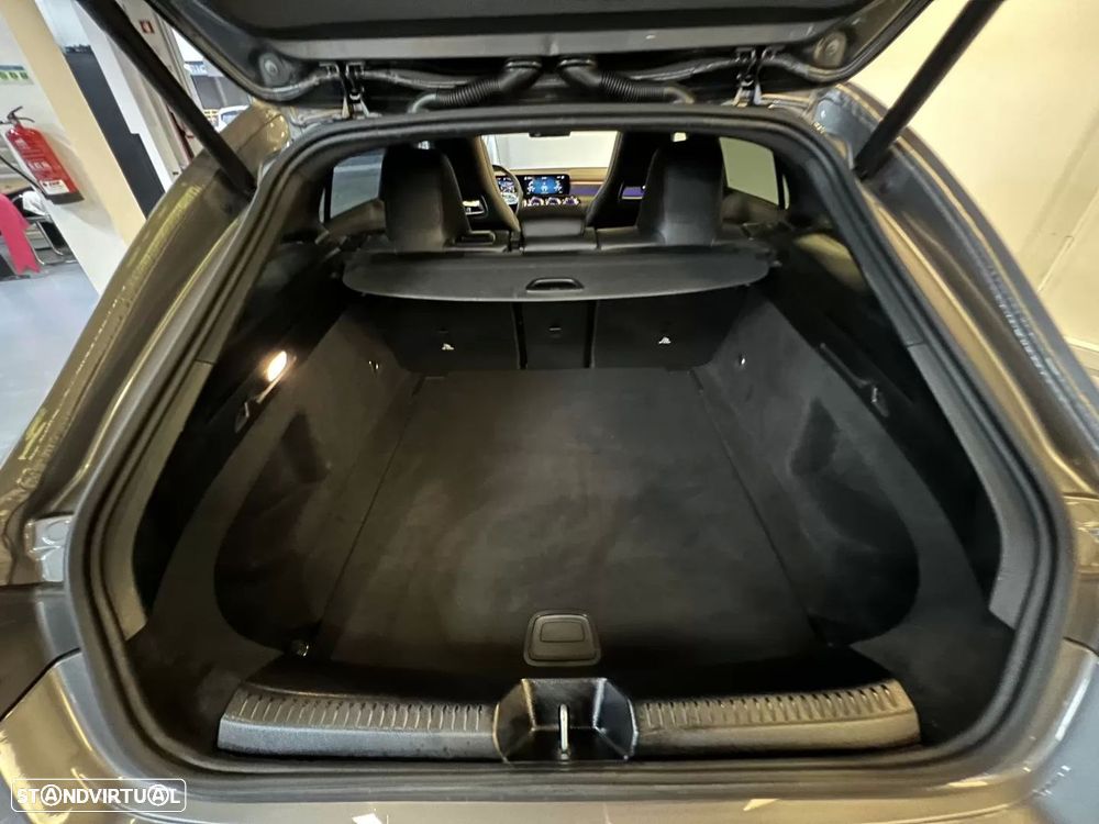 Mercedes-Benz CLA 180 d Shooting Brake AMG Line Aut. - 39