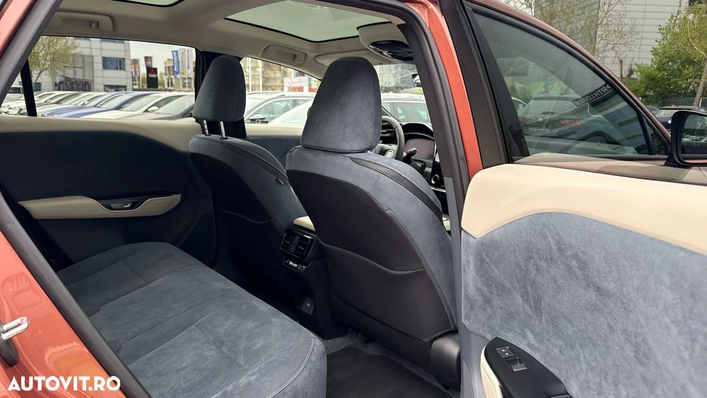 Lexus RZ 450e AWD Luxury - 9