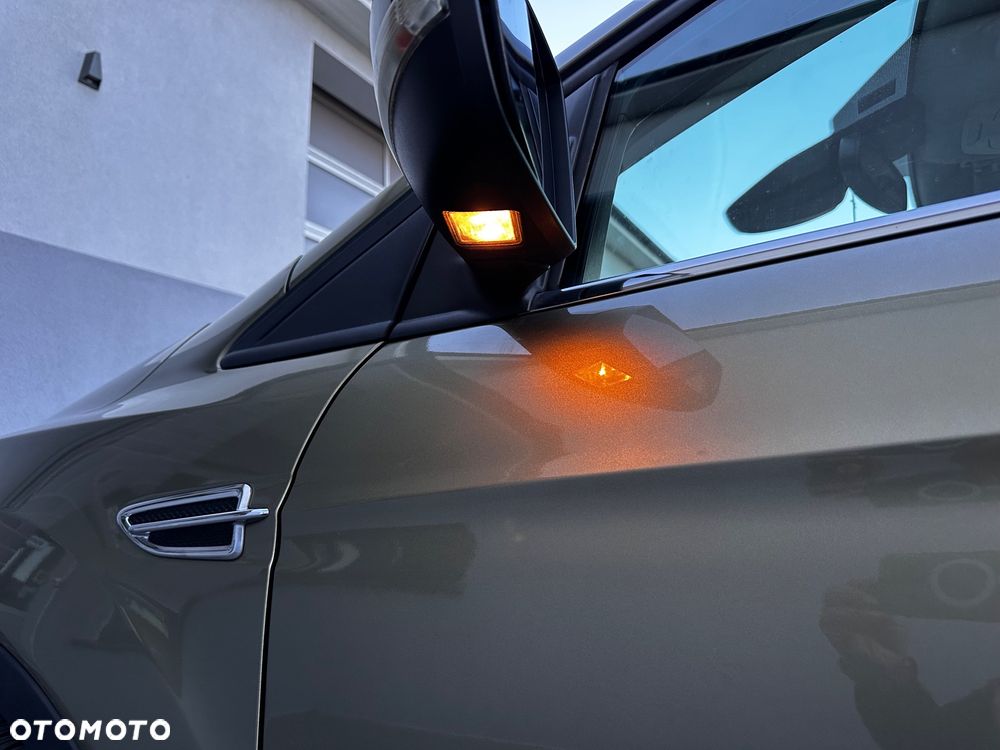 Ford Kuga - 32