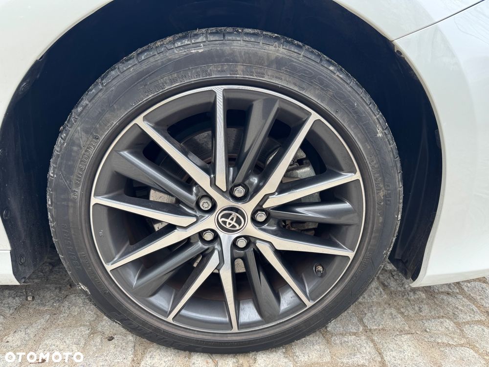 Toyota Camry 2.5 Hybrid Executive CVT - 24