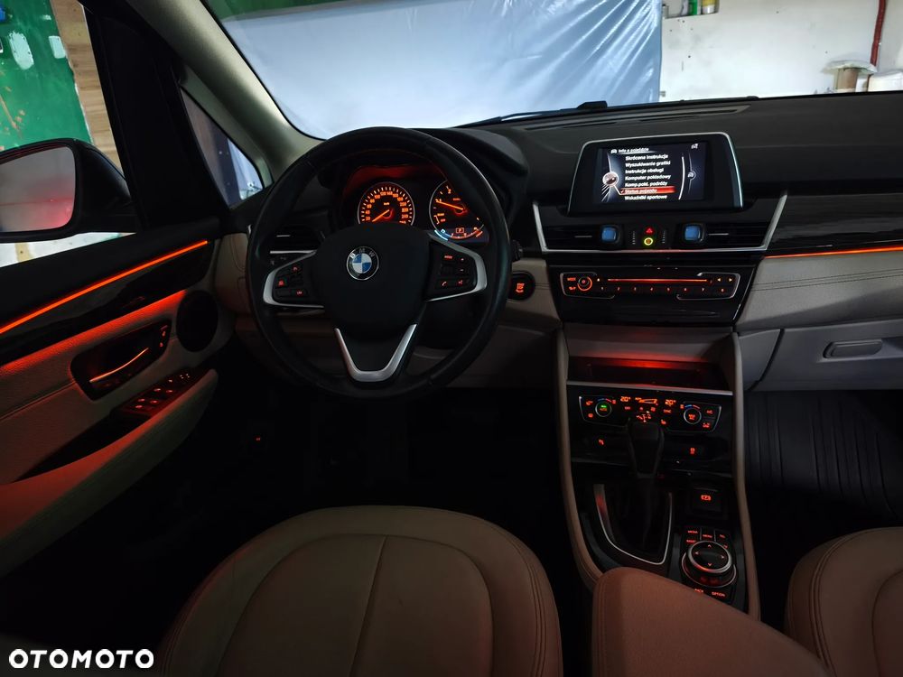 BMW Seria 2 218d xDrive - 17