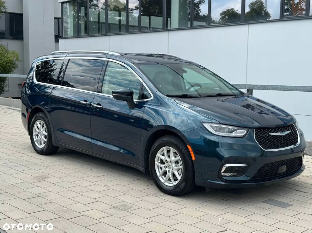 Chrysler Pacifica - 4