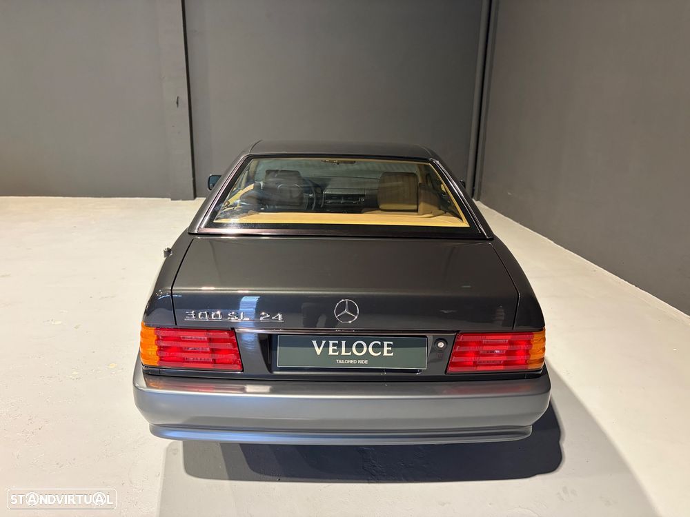 Mercedes-Benz SL 300 - 11