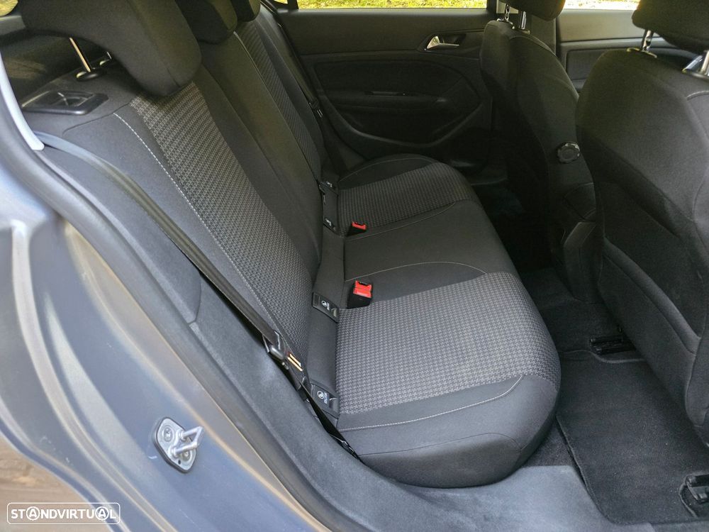 Peugeot 308 1.2 PureTech Style - 24