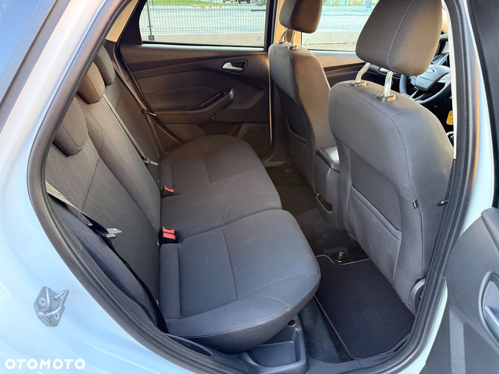 Ford Focus 1.6 Titanium - 27