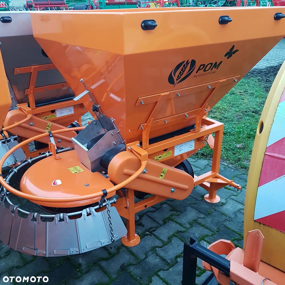 POM Augustów Piaskarka rozsiewacz nawozów MOTYL 400kg, 600kg - 10