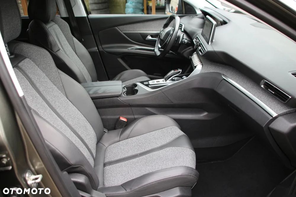 Peugeot 5008 1.6 THP Allure S&S EAT6 - 24