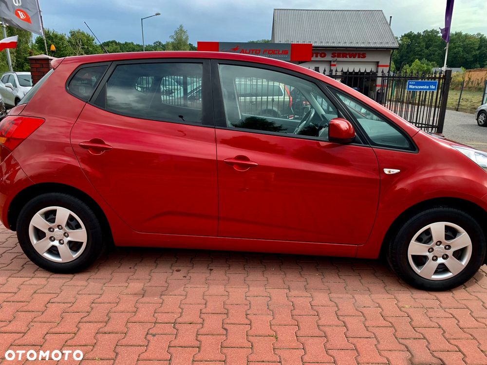Kia Venga 1.4 CVVT UEFA EURO 2016 - 9