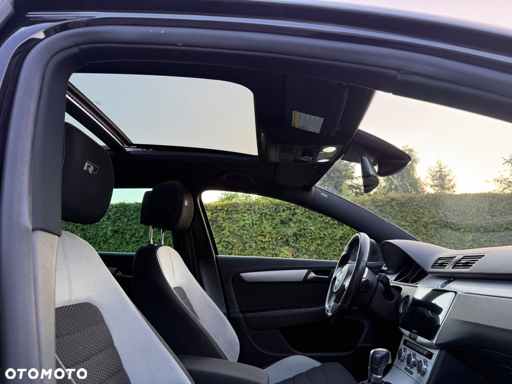 Volkswagen Passat 2.0 TDI DSG BlueMotion Technology R-Line - 15