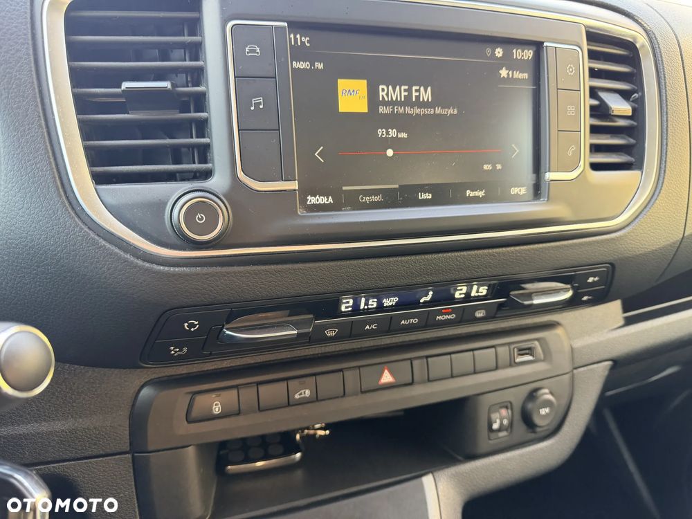 Opel Vivaro C L3H1 long xenon webasto bogate wyposażenie - 15