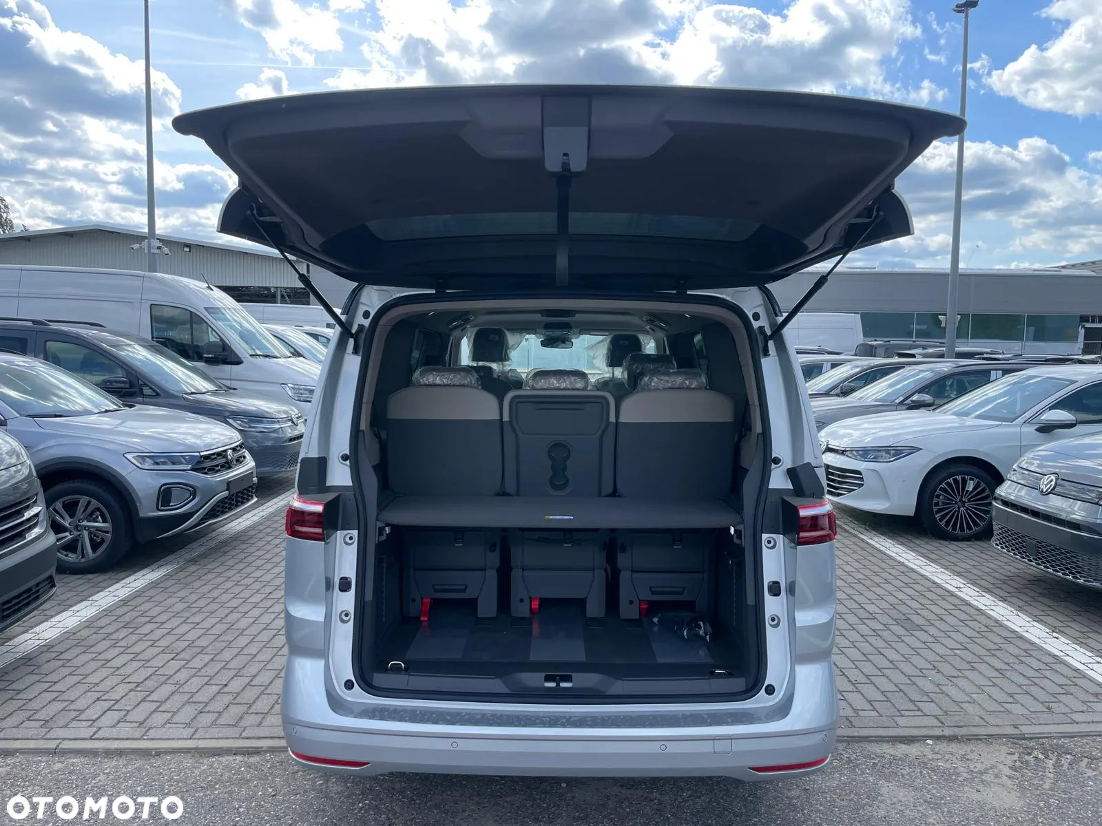 Volkswagen Multivan 2.0 TDI L2 Edition DSG - 8