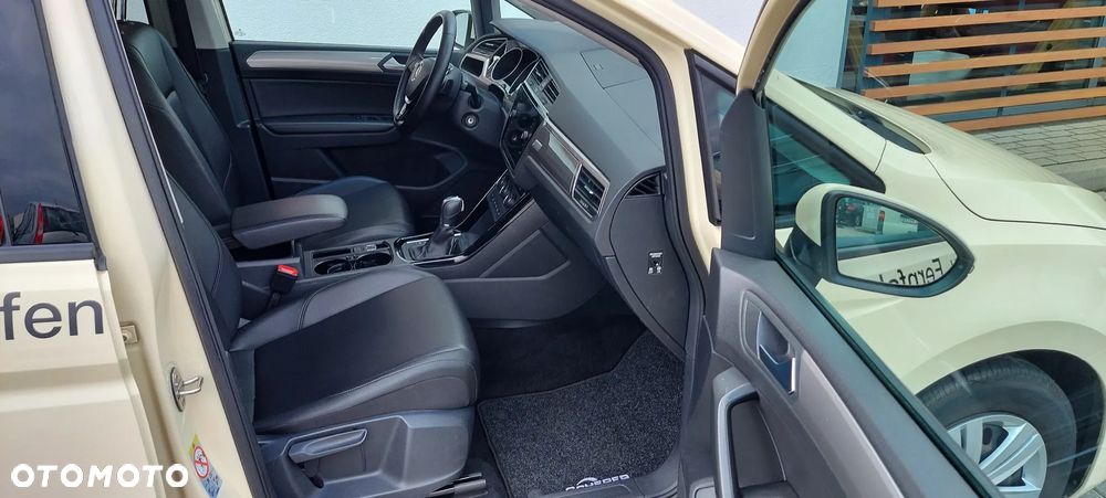Volkswagen Touran 2.0 TDI BMT Comfortline Plus DSG - 27